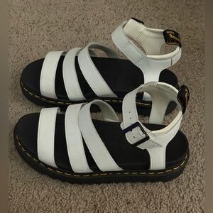 New Dr. Martens Blaire Sandals size 9 women’s new without box